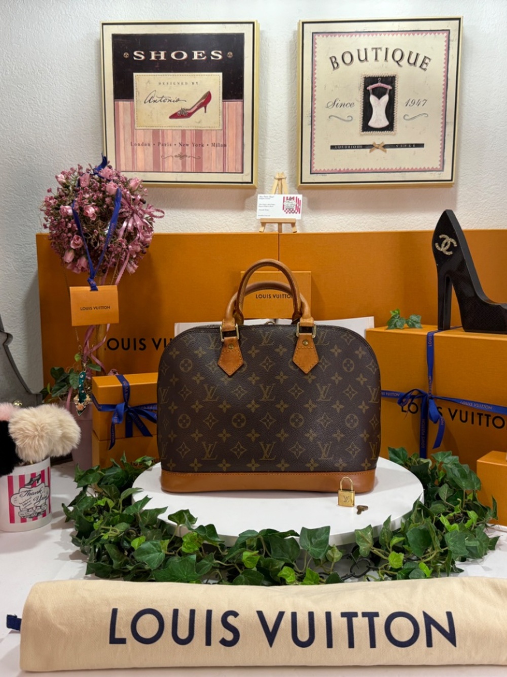 HERMOSA LOUIS VUITTON ALMA BAG! - Picture 17 of 17